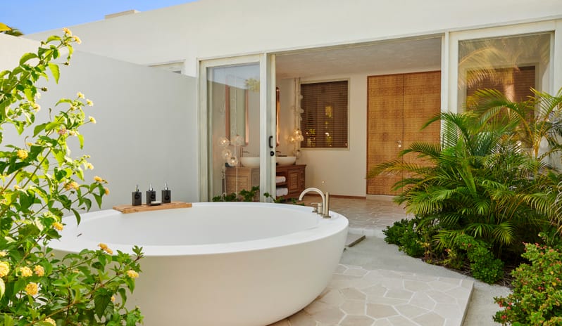 Fairmont Maldives Sirru Fen Fushi-THREE BEDROOM BEACH SUNSET VILLA BATHROOM_18841